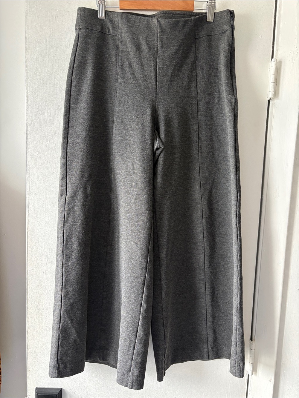 Ann Taylor Wide Leg Ponte Pants in Charcoal Gray